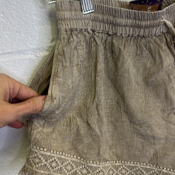 Raya Sun Tan High Waist Shorts with Lace Trim - Picture 10 of 10